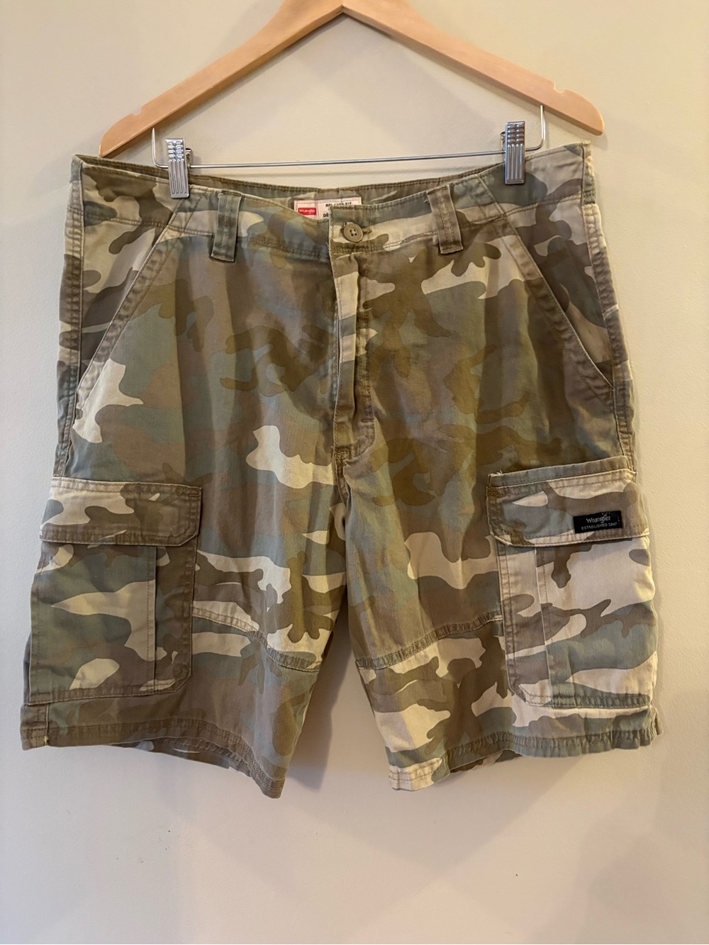 Wrangler Men’s Relaxed Fit Flex Camo Cargo Shorts, Sz 36.